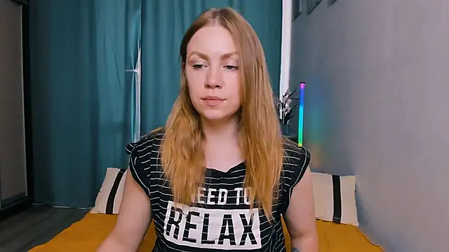 InsatiableFoxX online show from June 15, 2:28 pm