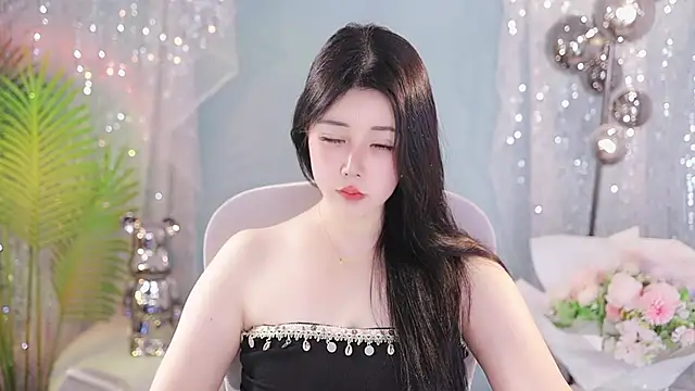 Snapshot of Qiaoqiao_ chatting on September 12, 12:56 pm Qiaoqiao online show from September 12, 12:56 pm