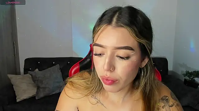 zoee jackson online show from November 7, 4:29 am