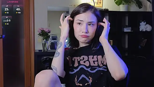 Snapshot of alicekiit chatting on September 14, 4:49 pm alicekiit online show from September 14, 4:49 pm