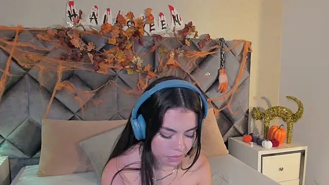 Snapshot of Luisa0110 chatting on October 21, 7:40 pm Luisa0110 online show from October 21, 7:40 pm