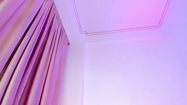 Snapshot of SabrinaWarrenn chatting on October 11, 12:48 am SabrinaWarrenn online show from October 11, 12:48 am