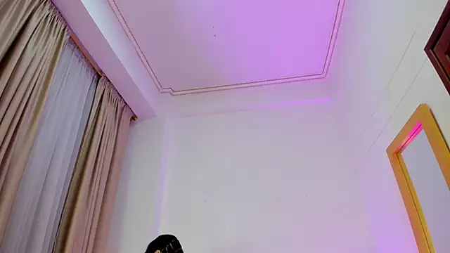 Snapshot of SabrinaWarrenn chatting on October 18, 12:14 am SabrinaWarrenn online show from October 18, 12:14 am