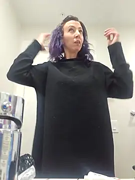 erinSmiles online show from November 9, 8:43 am