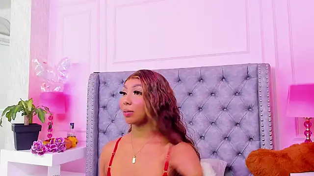 HaileeRoberts online show from June 18, 12:43 pm
