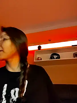 Ich Bin Julia online show from December 1, 10:41 am