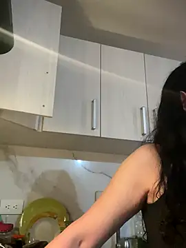 Freya Artemisa online show from December 20, 9:30 pm