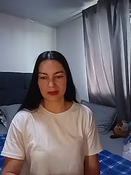 renata hot1 online show from July 21, 9:15 pm