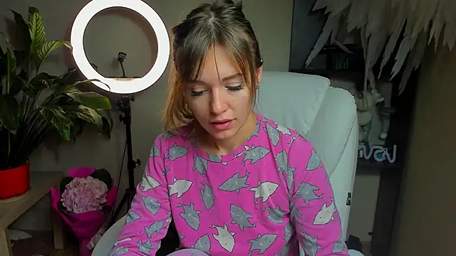 foxy blond online show from October 3, 1:00 am