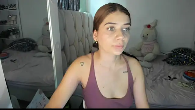 KittyKlum online show from August 3, 4:45 pm