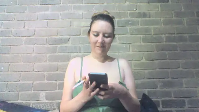 EksJouneMwah online show from December 5, 11:11 am