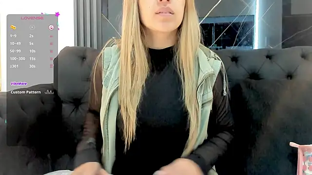 Snapshot of EvaaLovia1 chatting on September 10, 1:44 pm EvaaLovia1 online show from September 10, 1:44 pm