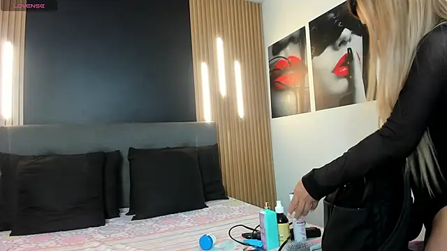 EvaaLovia1 online show from February 20, 1:34 pm