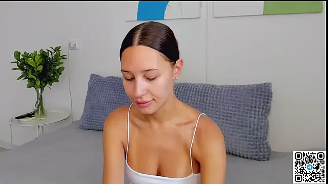 SelenaRousey online show from June 22, 7:49 am