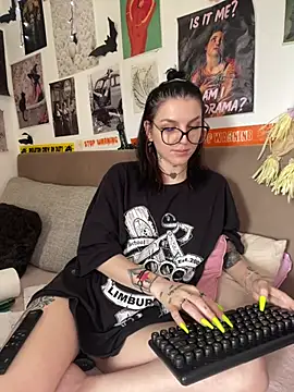 MoonAgnes online show from July 8, 7:32 am