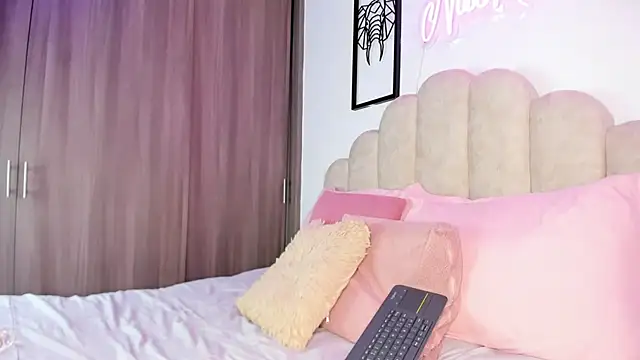 NaomiAsha online show from July 28, 11:17 am