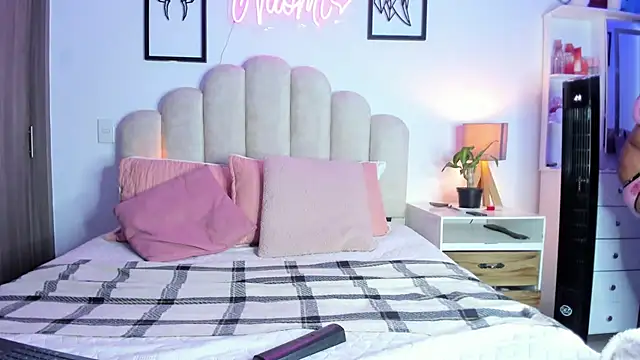 NaomiAsha online show from July 7, 1:03 pm