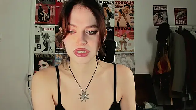 Niky  Jess online show from November 18, 3:24 pm