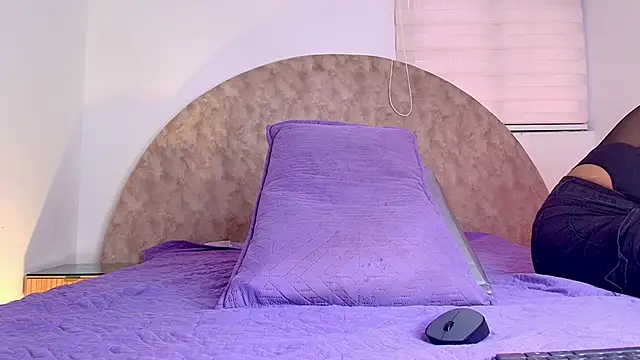 anisha x online show from February 21, 7:25 pm