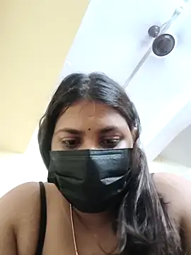 Hotmilfxox online show from May 7, 6:33 pm