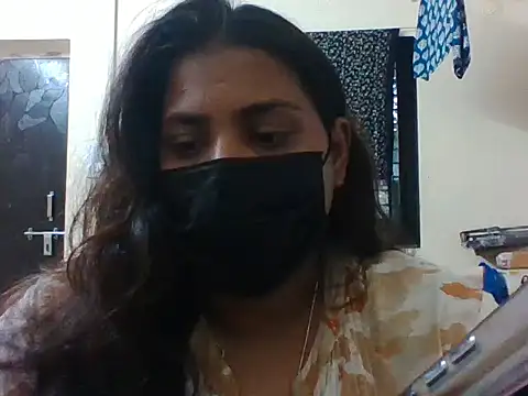 Hotmilfxox online show from May 18, 9:04 am