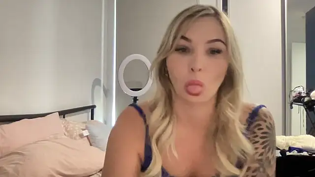 bootydollbaby online show from July 18, 2:04 am