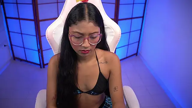 small emilie online show from November 21, 1:35 pm