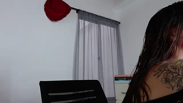 melody  bleir online show from March 3, 8:48 pm