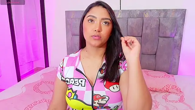 DIANEE 01 online show from July 13, 11:38 pm