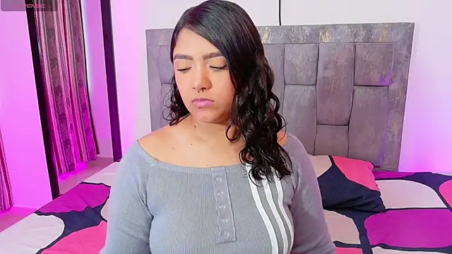 DIANEE 01 online show from June 30, 10:53 pm