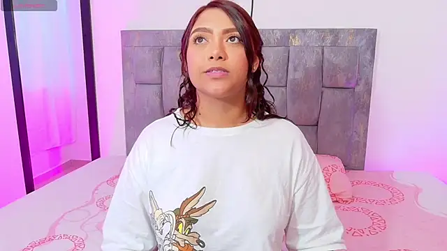 DIANEE 01 online show from July 24, 11:01 pm
