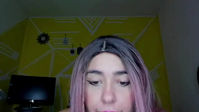 Nikolle Rouss online show from November 27, 4:10 pm