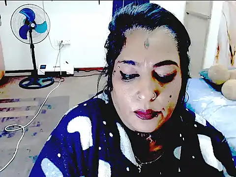 Indiancatz2 online show from June 14, 2:24 am