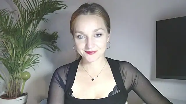 AliciaDesire online show from December 16, 6:25 pm