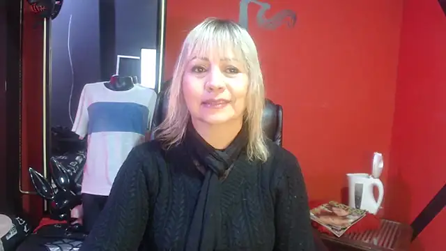 Snapshot of KLOE_PIELL chatting on October 20, 4:32 pm KLOE PIELL online show from October 20, 4:32 pm