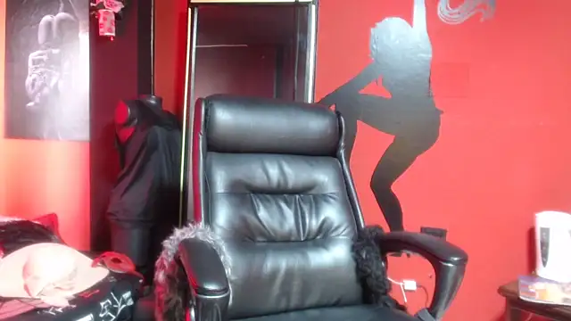 KLOE PIELL online show from December 20, 9:30 pm