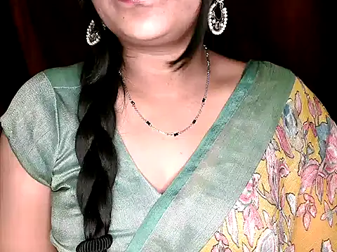 Snapshot of shila20 chatting on October 18, 5:48 pm shila20 online show from October 18, 5:48 pm