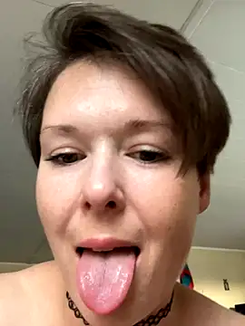 CUMFOREVERY1nTitTiES2 online show from November 6, 8:48 pm