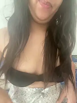 Snapshot of yassminsexy22 chatting on October 11, 1:25 pm yassminsexy22 online show from October 11, 1:25 pm