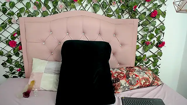 LucyCute 1 online show from July 15, 3:39 pm