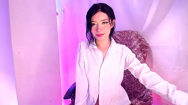 danita veelz online show from November 18, 11:11 am