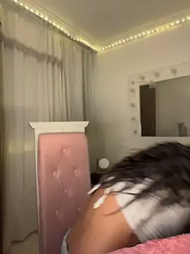 lina pink online show from May 26, 9:36 pm