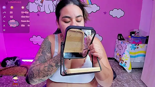 Sharon hils online show from February 6, 9:07 pm