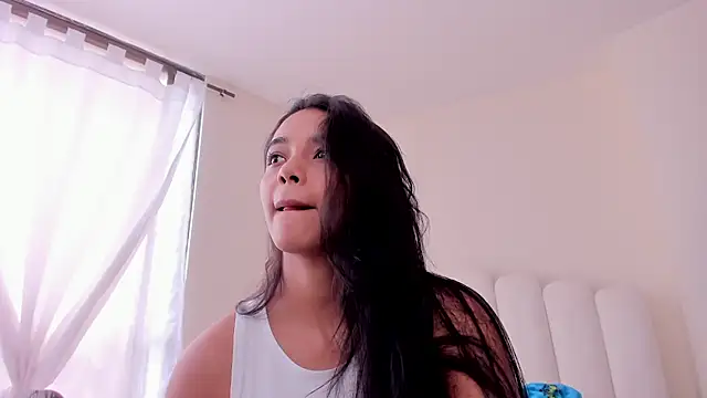 evely coelloo online show from November 6, 6:47 pm