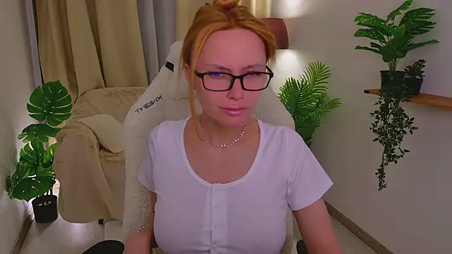 Love Call online show from May 6, 2:37 am