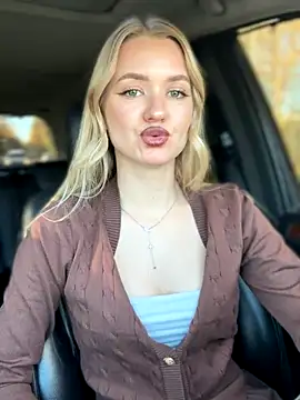 Snapshot of Devill_Angel_ chatting on October 17, 11:13 am Devill Angel online show from October 17, 11:13 am