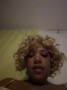 thekelliecapri online show from July 9, 8:28 am