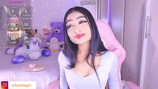 urfavprettygirl online show from June 20, 1:31 am