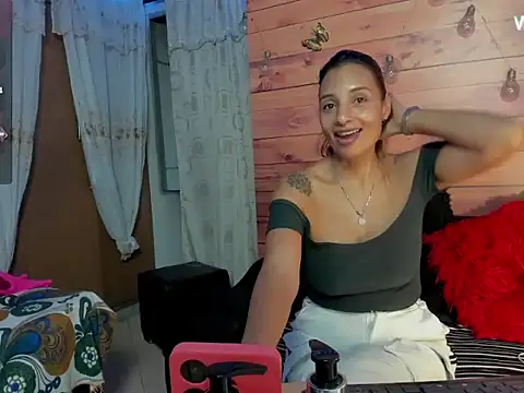 mykaelahoney online show from October 21, 2:26 am