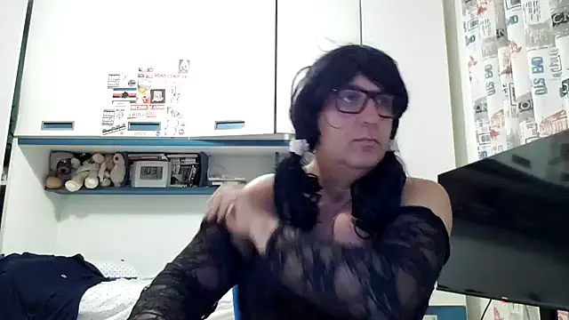 brindisiroby online show from August 3, 8:18 am